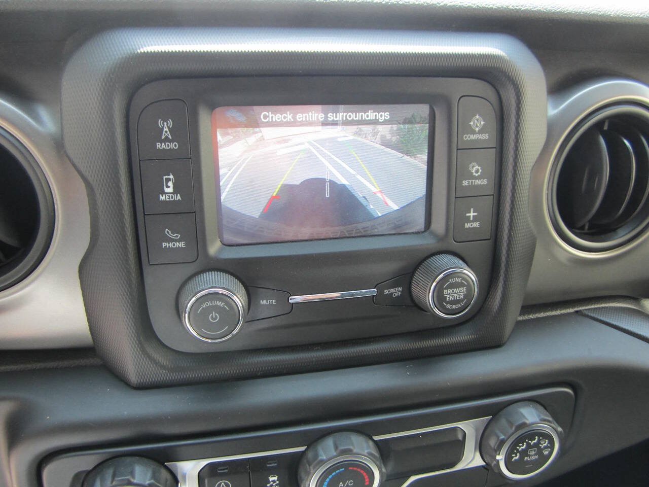 Used 2018 Jeep Wrangler Unlimited Sport S AWD/4WD image 32