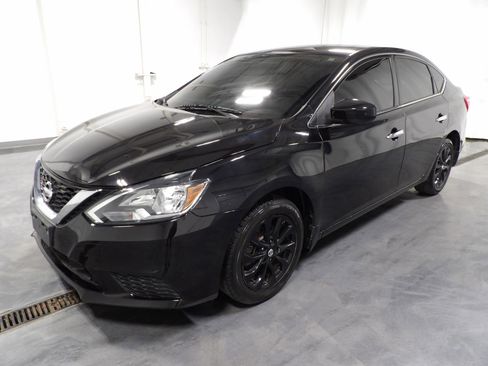 Used 2018 Nissan Sentra S w/ S Midnight Style Package FWD image 3