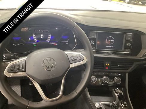 Used 2023 Volkswagen Jetta SE w/ Panoramic Sunroof Package FWD image 6