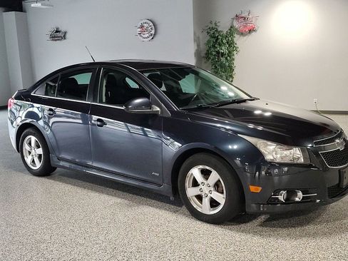 Used 2014 Chevrolet Cruze LT FWD image 4