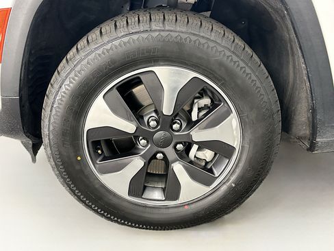 Used 2024 Jeep Grand Cherokee Limited 4xe AWD/4WD image 11