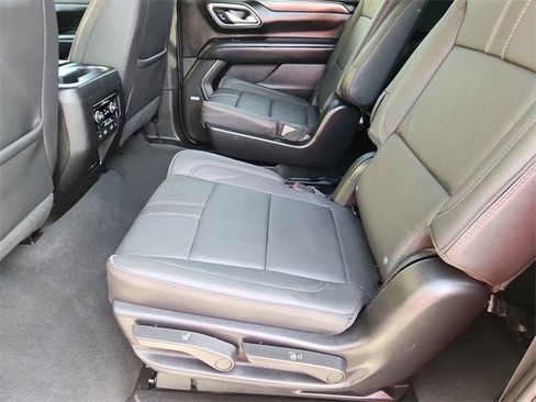 Used 2023 Chevrolet Suburban RST w/ Luxury Package image 25