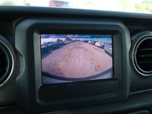 Used 2019 Jeep Wrangler Sport image 30