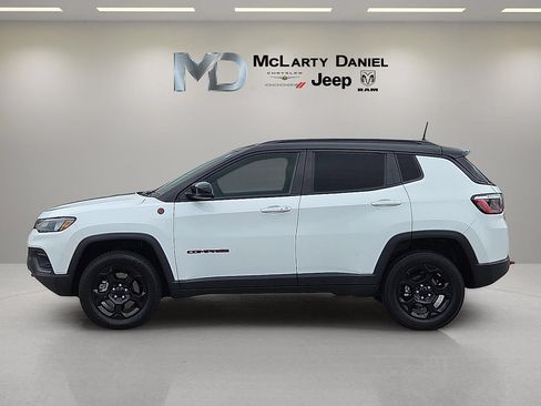 Used 2024 Jeep Compass Trailhawk AWD/4WD image 3