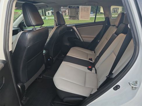 Used 2018 Toyota RAV4 Limited image 17