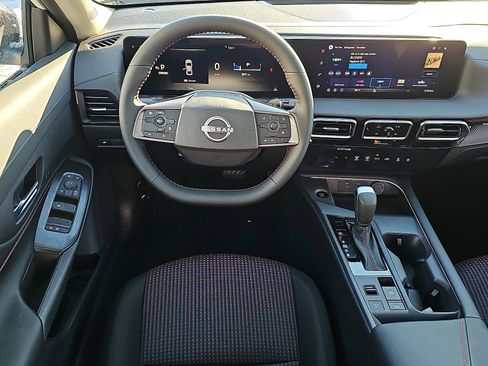 New 2026 Nissan Sentra SR w/ Floor Mat Package image 7