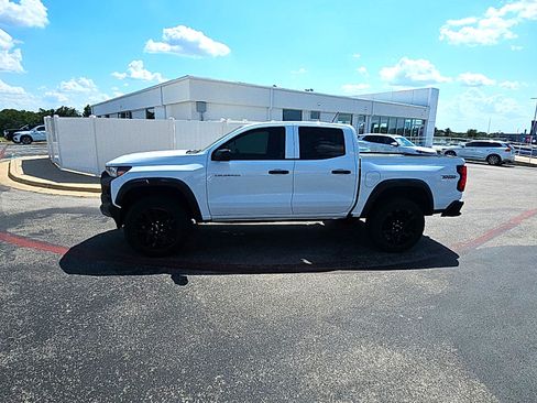 Used 2023 Chevrolet Colorado Trail Boss w/ Advanced Trailering Package AWD/4WD image 3