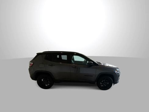 Used 2022 Jeep Compass Latitude AWD/4WD image 9