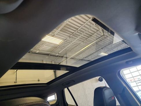 Certified 2024 GMC Terrain AT4 w/ Tech Package AWD/4WD image 21