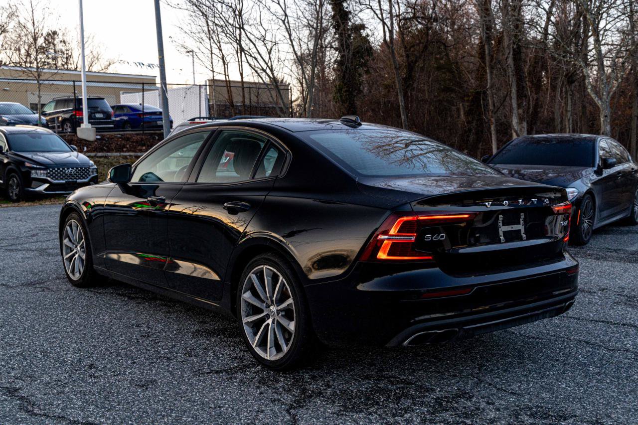 Used 2020 Volvo S60 T6 Momentum AWD/4WD image 4