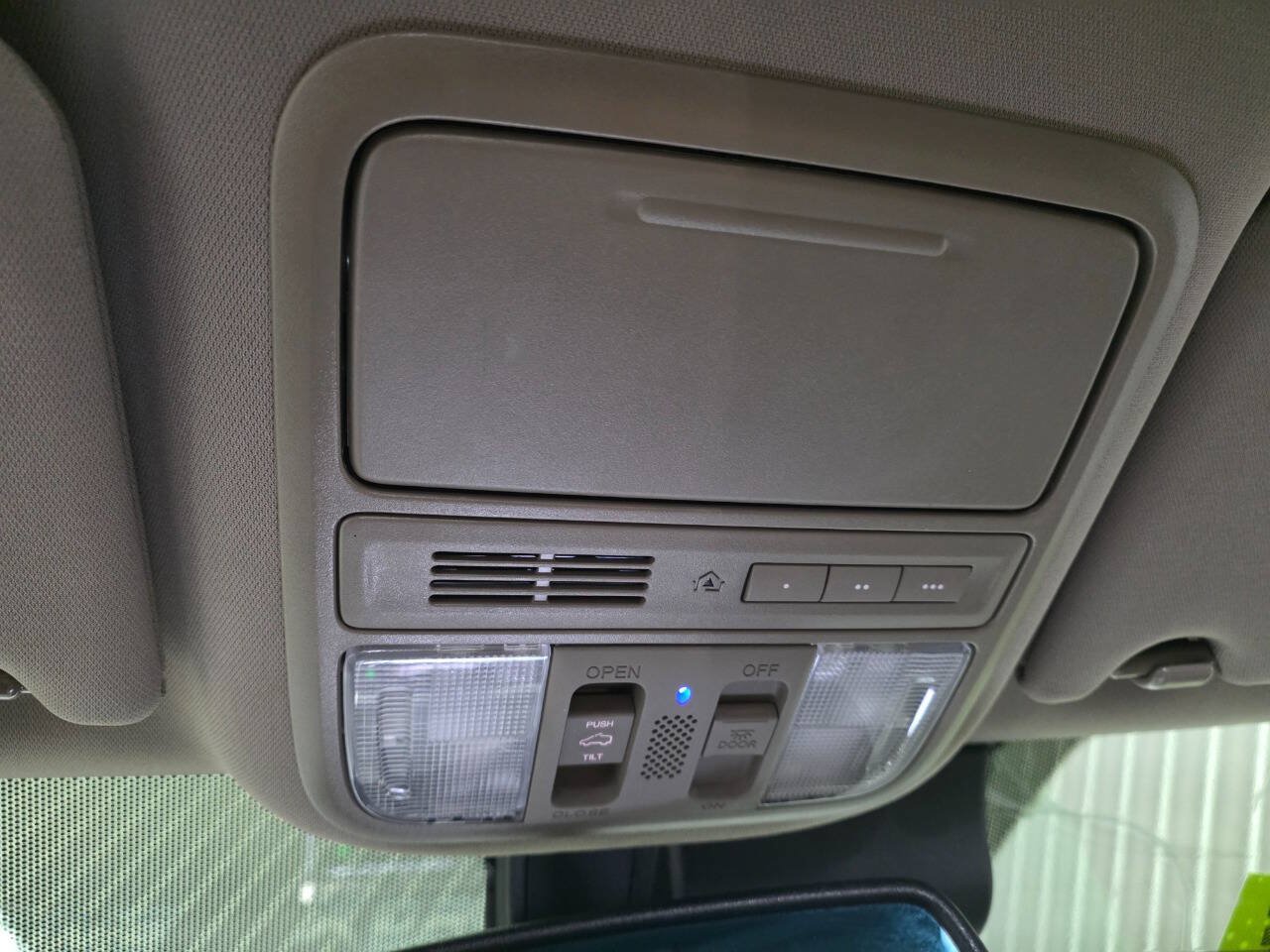 Used 2016 Honda Pilot Touring image 26