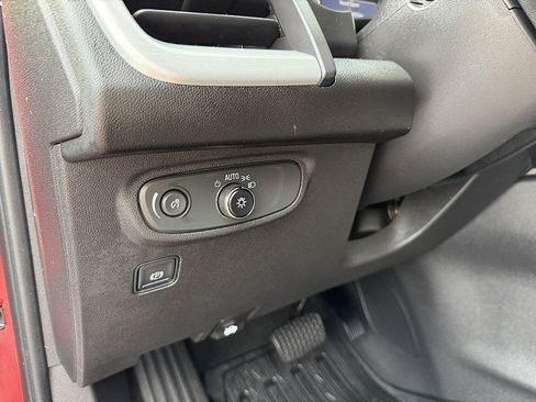Used 2023 GMC Terrain SLE w/ Driver Convenience Package FWD image 26