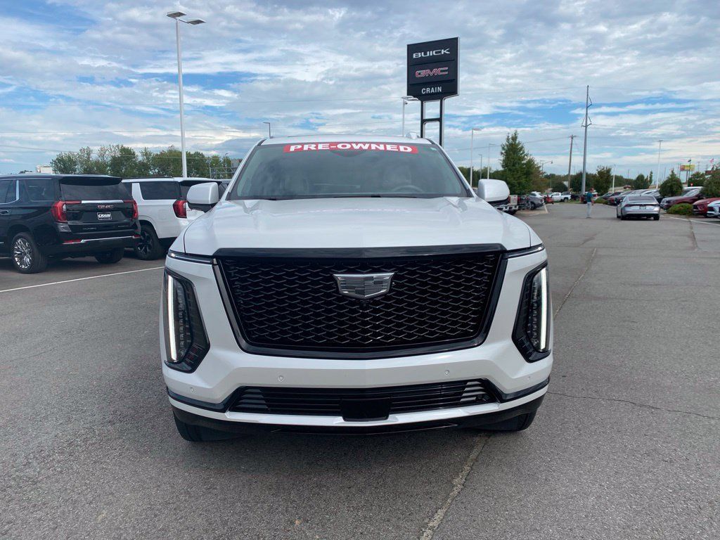 Used 2025 Cadillac Escalade Sport Platinum w/ LPO, ONYX Package AWD/4WD image 2