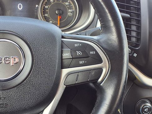 Used 2016 Jeep Cherokee Trailhawk image 15