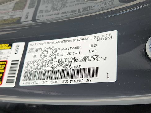 Used 2025 Toyota Tacoma TRD Sport image 25