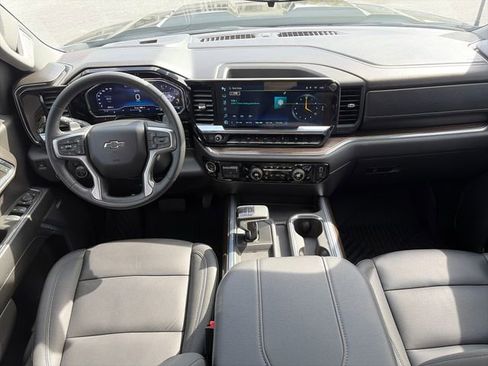 Used 2024 Chevrolet Silverado 1500 LT Trail Boss w/ Convenience Package II AWD/4WD image 17