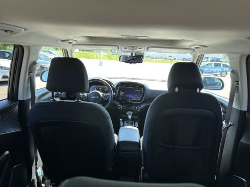 Used 2025 Kia Soul EX FWD image 10
