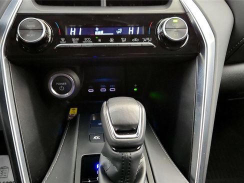 Certified 2023 Toyota Venza LE AWD/4WD image 29