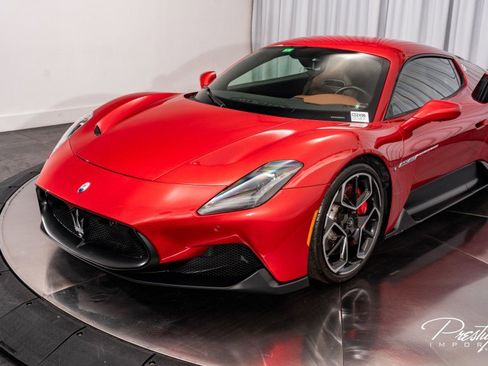 Used 2022 Maserati MC20 Coupe image 10