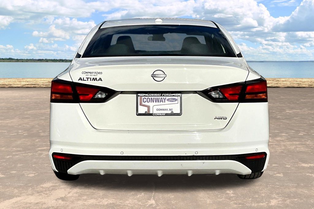 Used 2025 Nissan Altima 2.5 SV AWD/4WD image 7