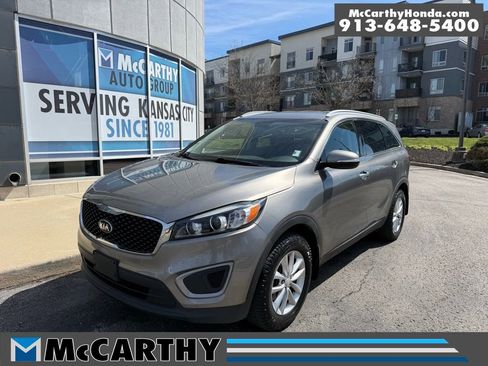 Used 2016 Kia Sorento LX image 1