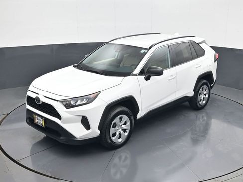 Used 2020 Toyota RAV4 LE FWD image 13