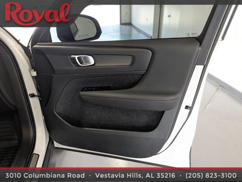 Used 2021 Volvo XC40 T5 R-Design w/ Climate Package AWD/4WD image 7
