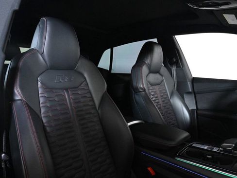 Used 2023 Audi RS Q8 4.0T image 16