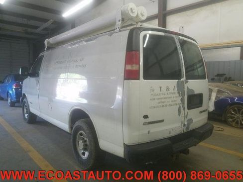 Used 2005 Chevrolet Express 2500 image 4