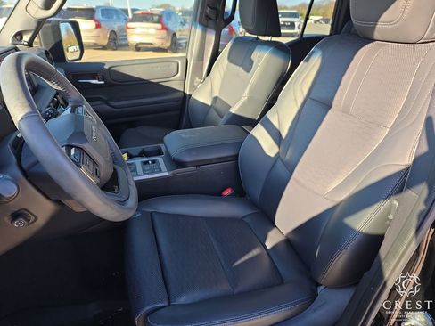 Used 2024 Toyota Land Cruiser image 6