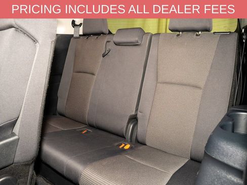 Used 2025 Toyota Highlander LE FWD image 10