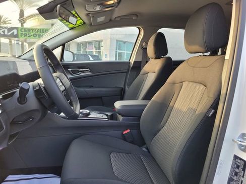 New 2026 Kia Sportage LX image 9