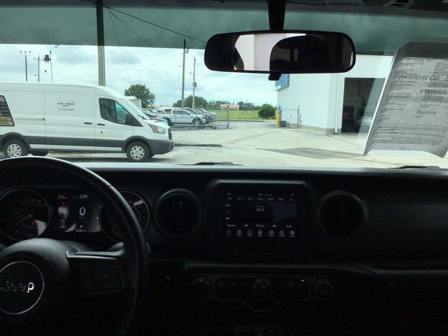 Used 2023 Jeep Gladiator Sport AWD/4WD image 12