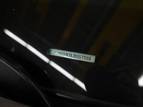 Used 2020 Jeep Cherokee Limited AWD/4WD image 34