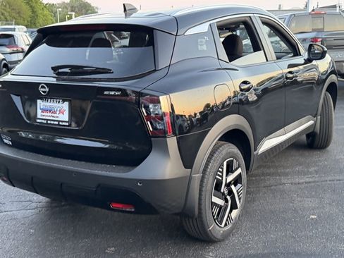 New 2026 Nissan Kicks SV FWD image 12