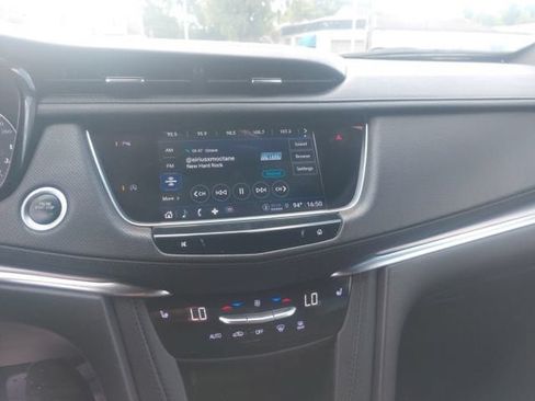 Used 2022 Cadillac XT5 Luxury FWD image 11