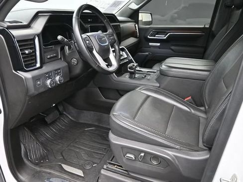 Used 2024 GMC Sierra 1500 Denali w/ Technology Package AWD/4WD image 9