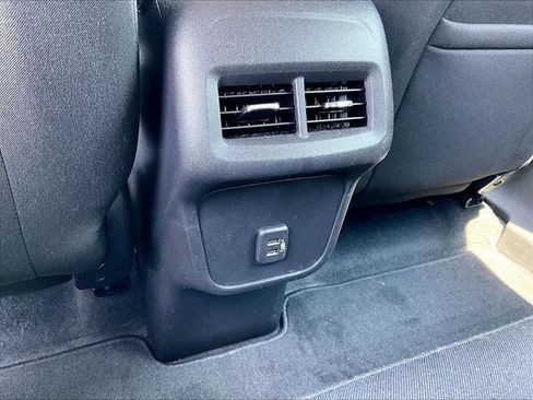 Used 2023 Chevrolet Equinox LS AWD/4WD image 28
