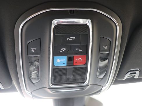 Used 2024 Jeep Wagoneer Series III image 56