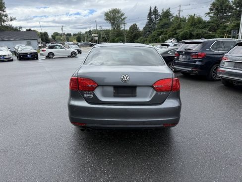 Used 2012 Volkswagen Jetta SE FWD image 6