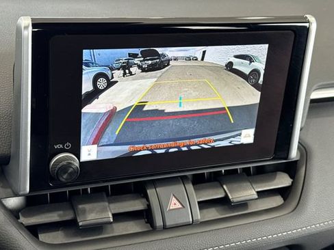 Used 2023 Toyota RAV4 LE AWD/4WD image 22