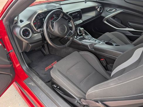 Used 2017 Chevrolet Camaro SS RWD image 11