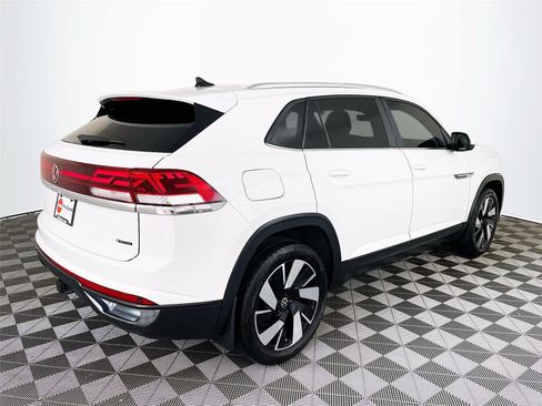 Used 2024 Volkswagen Atlas Cross Sport SE AWD/4WD image 9