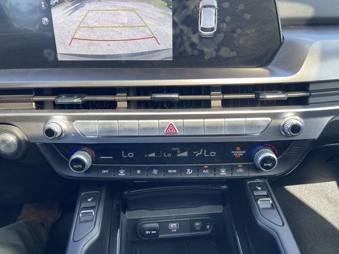 Used 2025 Kia Telluride S image 17