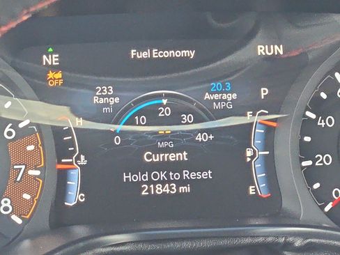 Used 2025 Jeep Compass Trailhawk AWD/4WD image 21