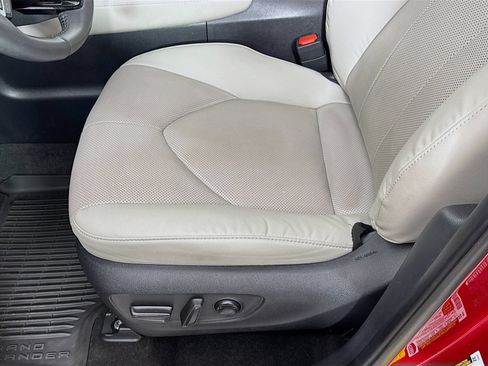 Certified 2024 Toyota Grand Highlander AWD image 18