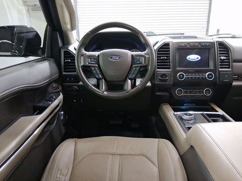Used 2021 Ford Expedition Limited image 4