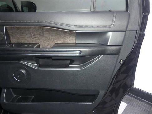 Used 2021 Ford Expedition Max Limited image 27