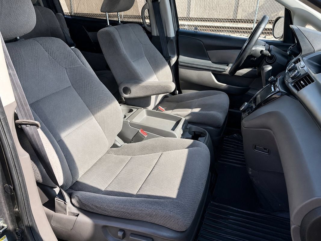 Used 2017 Honda Odyssey SE image 13