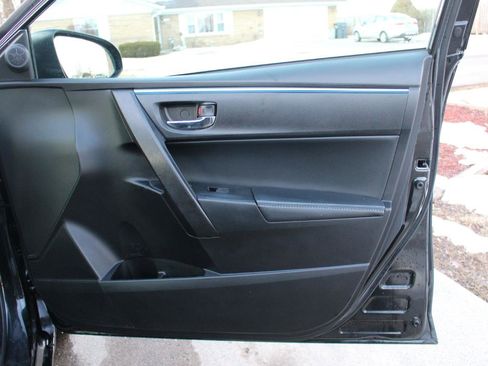 Used 2015 Toyota Corolla S image 34